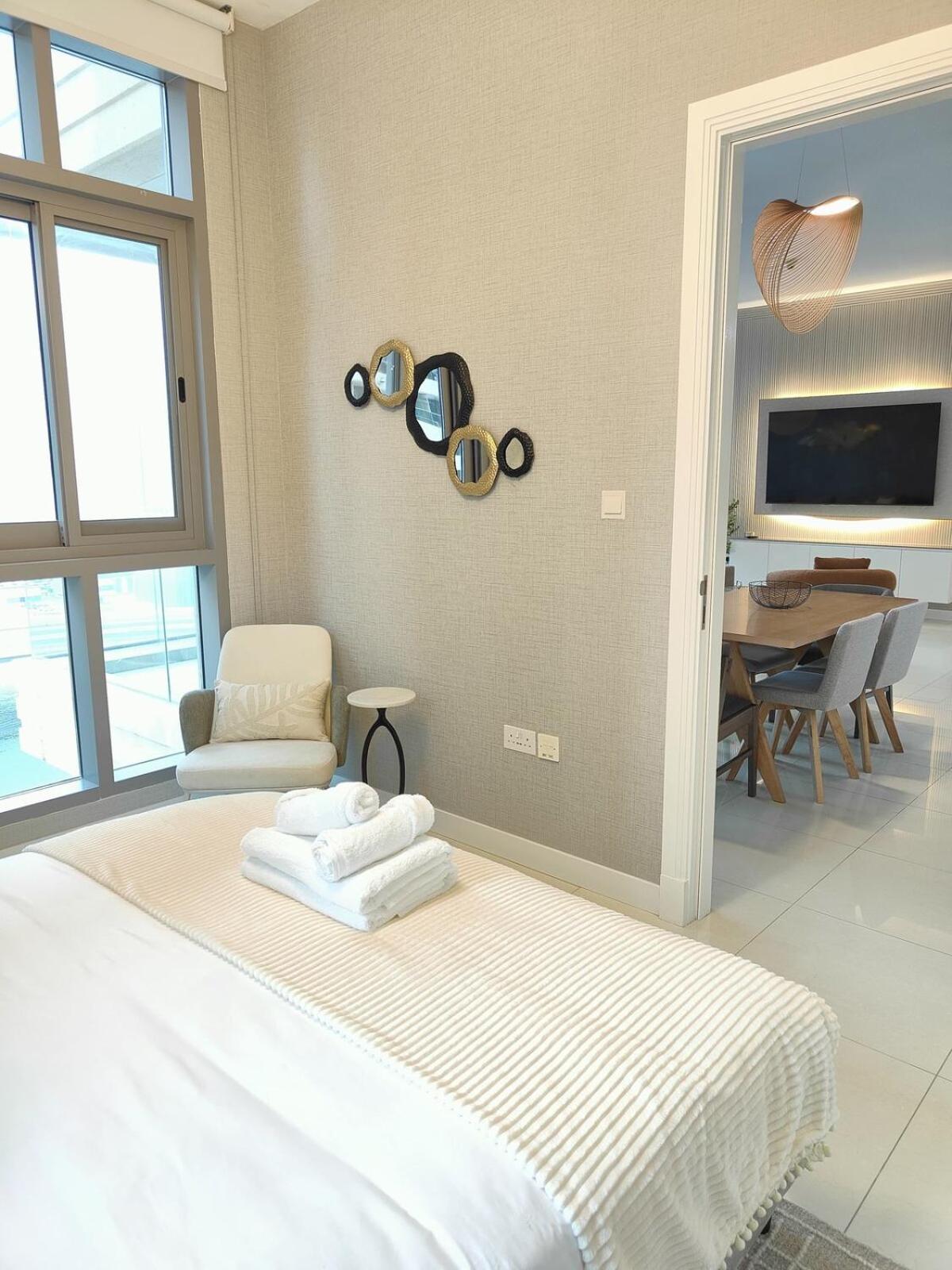 Apartment Marina Bliss Luxe With Waterfront And Palm Views *