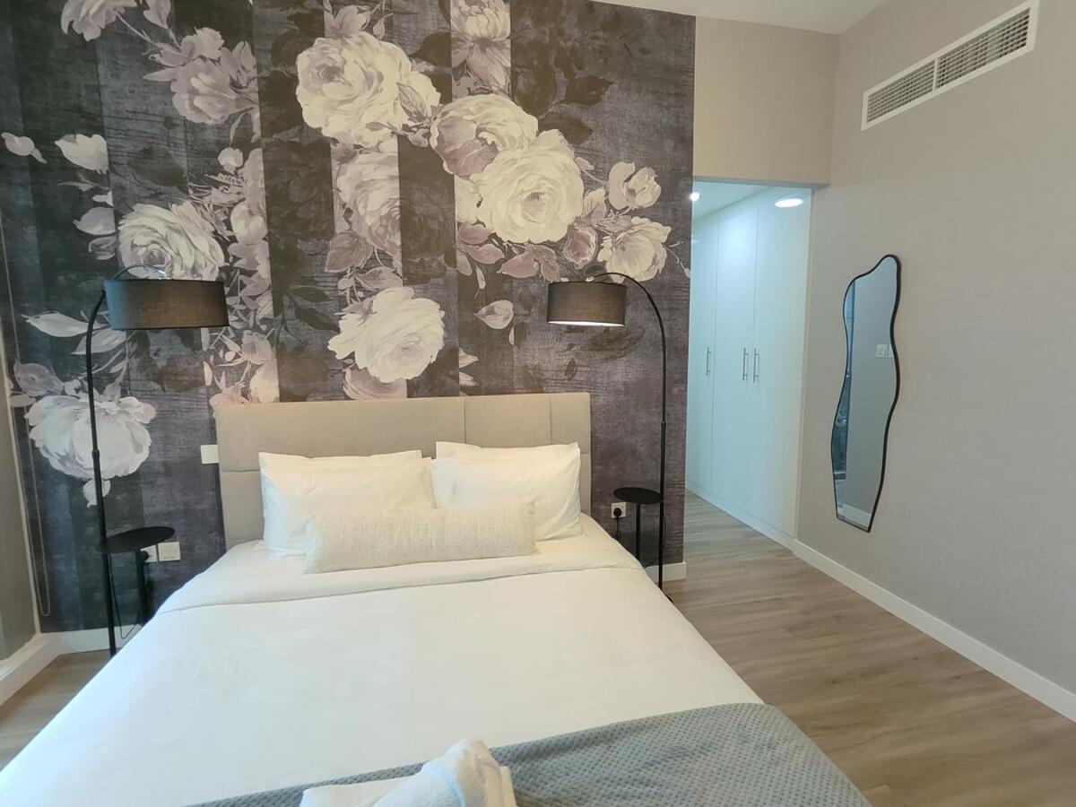 Marina Bliss Luxe With Waterfront And Palm Views *